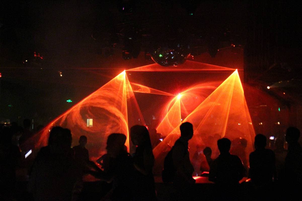 Лазерная установка купить в Брянске для дискотек, вечеринок, дома, кафе, клуба